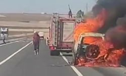 Diyarbakır’da seyir halindeki cip yandı!