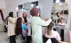 Elazığ’da iki kardeş kuaför hayali için kursa gidiyor!