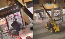Hırsızlığın böylesi: İş makinesi ile ATM çaldılar!