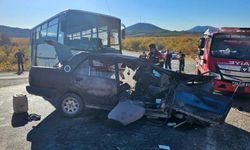 İşçileri taşıyan midibüs kaza yaptı: Çok sayıda ölü ve yaralılar var!