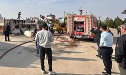 Diyarbakır’daki benzinlikte panik anları: TIR alev aldı!