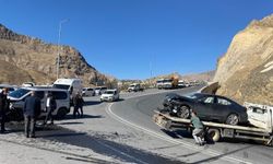 Hakkari-Van karayolunda trafik kazası: Yaralılar var!