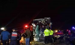 Minibüs yolcu otobüsüyle çarpıştı: Yaralılar var