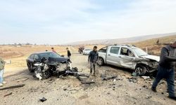 Diyarbakır'da kaza yapan araçlar hurdaya döndü! Yaralılar var