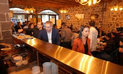 DEM Partili Başkanlar, Diyarbakır Halk Lokantası'nda yemek yedi