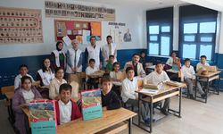 Diyarbakır’da ilçe belediyesinden çocuklara sağlık taraması ve sürpriz hediye!