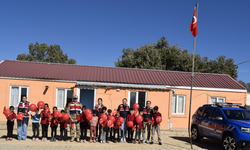 Diyarbakır’da jandarmadan minik kalplere sürpriz ziyaret!