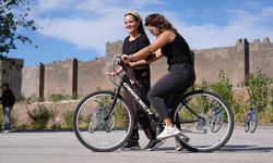 Diyarbakır’da kadınlar bisiklet eğitimi aldı