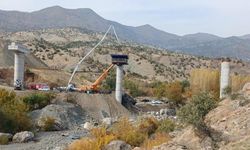 Diyarbakır’da köprü çöktü: İşçiler enkaz altında kaldı!