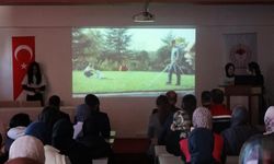 Diyarbakır’da öğrencilere fidan dikim eğitimi verildi