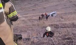 Diyarbakır’da otomobil şarampole yuvarlandı!