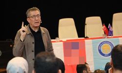 Eski bakan sahibi olduğu okul için Diyarbakır’da!