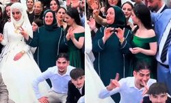 Düğünde herkes ‘bozkurt’ işareti yaptı: Anne ise ‘özgürlük’