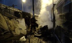 Malatya’da konteyner çarşıda gece saatlerinde yangın çıktı!