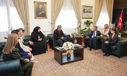 Özgür Özel Rojin Kabaiş ve Ayşe Tokyaz’ın ailelerini Meclis'te ağırladı