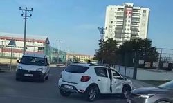 Diyarbakır'da 2 araç birbirine girdi: Yaralılar var!