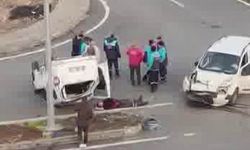 Diyarbakır'da çarpışma sonucu araç ters döndü: Yaralılar var!