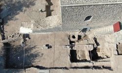 Diyarbakır Surlarının toprak altında olan kısmı ortaya çıktı!