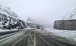 Diyarbakır yolunda kar etkili oldu: Valilikten kritik açıklama!