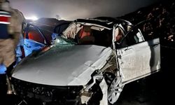 Diyarbakır’da otomobil hurdaya döndü: Ölü ve yaralı var