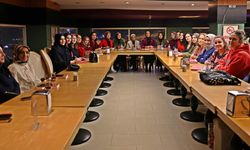 Kadınlar bu kez 'altın' için değil 'kitap' için toplandı