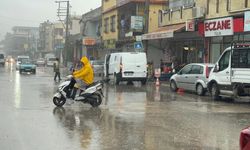 Kuraklık endişesi vardı: Yağmur sonrası caddeler nehre döndü