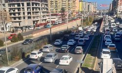 Diyarbakır'da 4 araç birbirine girdi: Yaralılar var!