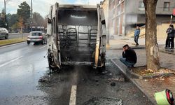 Okul servisi küle döndü: Servis şoförü çaresizce izledi!