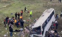 Otobüs devrildi: Çok sayıda ölü ve yaralı var!