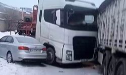 Diyarbakır'da 5 araç birbirine girdi: Yaralılar var!