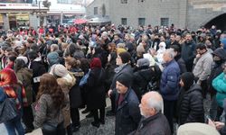 Diyarbakır ‘Halep’ için toplandı: “İnsanlık suçu işleniyor!”