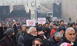 Diyarbakır'da binlerce kişi yürüdü: ”Sokaklarda direneceğiz!”