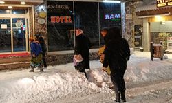 Diyarbakır’da 32 kişi sokakta kaldı: Büyükşehir harekete geçti!