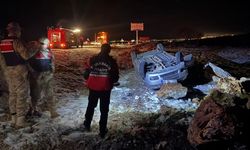 Diyarbakır'da otomobil takla attı: Ağır yaralı var!