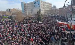 İran’da neler oluyor? Bu sefer hükümet yanlıları sokakta!