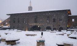 Diyarbakır’da kar yağışı yeniden başladı