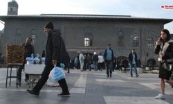 Diyarbakır’da tarihi caminin iki yüzü: ‘Lağım’ içinde!