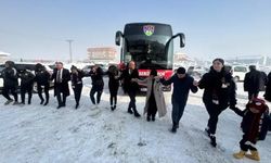 Hakkari'de Erdoğan’ın hediyesini halaylarla kutladılar