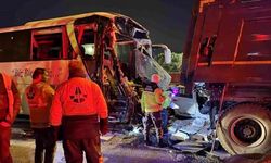 Yolcu otobüsü kaza yaptı: Ölü ve çok sayıda yaralı var!
