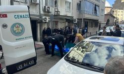 83 yaşındaki şahıs, eşini öldürdü: Torunlarını aradı