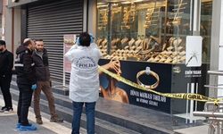 Silahlı kuyumcu soygunu: 1 kişiyi vurup çaldıkları altınlarla kaçtılar!