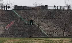 Diyarbakır Surlarına LED ışık takıldı: Tartışma başladı!
