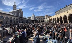 Diyarbakır’da Ramazanın ilk cuması: Ulu Cami doldu taştı