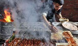 Diyarbakır’da ‘ciğer kebaplı’ sahur: İlgi fazla, talep çok!