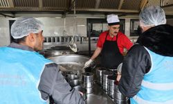 Diyarbakır'da hükümlüler, günlük 3 bin kişiye iftar yemeği ulaştırıyor
