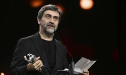 Emin Alper Kürtleri andı, Selahattin Demirtaş’a selam söyledi