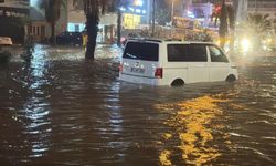 İzmir ve Muğla'yı sel vurdu: Can kayıpları var