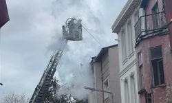 3 katlı binada yangın çıktı: Ölü ve ağır yaralılar var