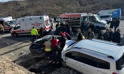 Bingöl’de araçlar çarpıştı: Ölüler ve ağır yaralılar var