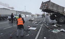 Bitlis–Van yolunda feci kaza: Ölü ve yaralılar var!